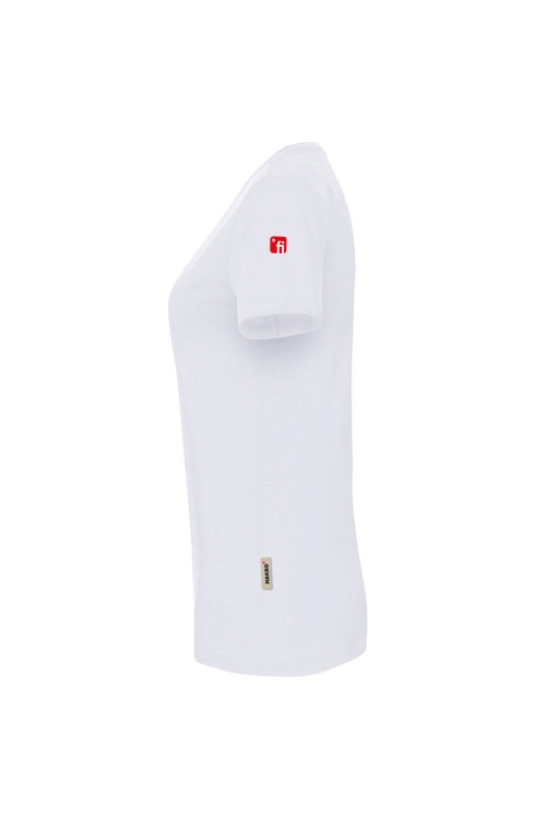 Weißes T-Shirt seitlich mit Rundhalsausschnitt mit rotem Finanz Informatik Logo auf der linken Schulter