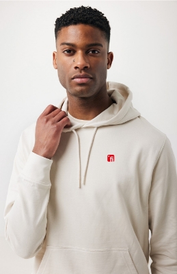 Zeige Details für FI Hood unisex  Männliches Model mit weißem Kapuzen Hoody mit rotem Finanz Informatik Logo auf linker Brust